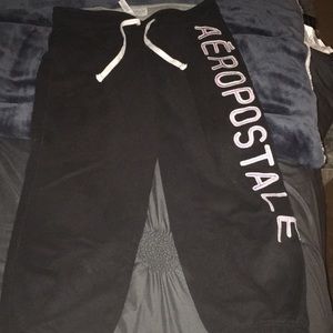 size small aeropostale cropped sweatpants